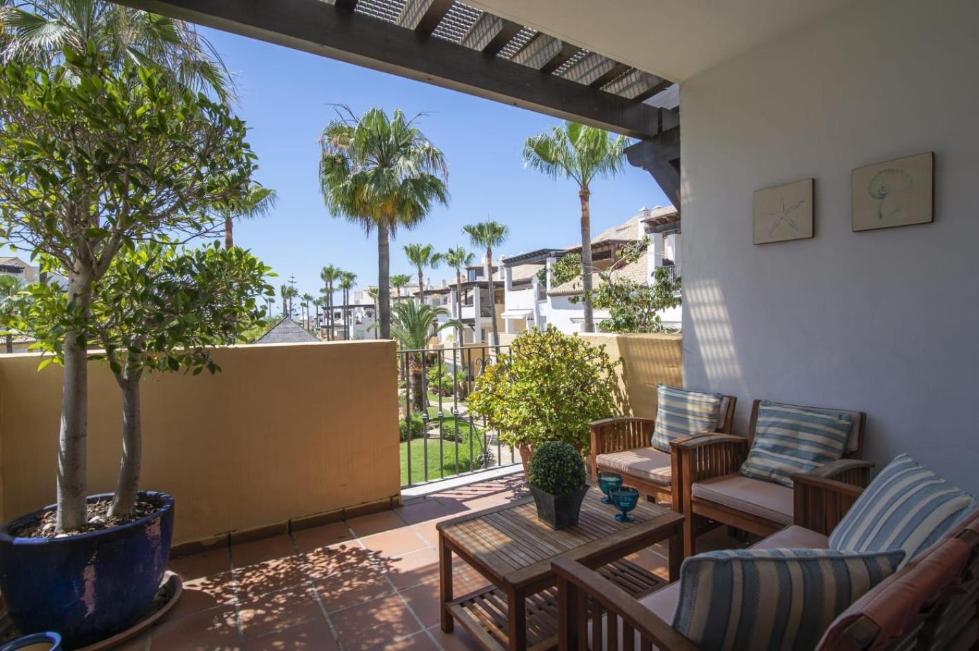 Apartamento Bahia De Beachfront 2 Bedroom Marbella