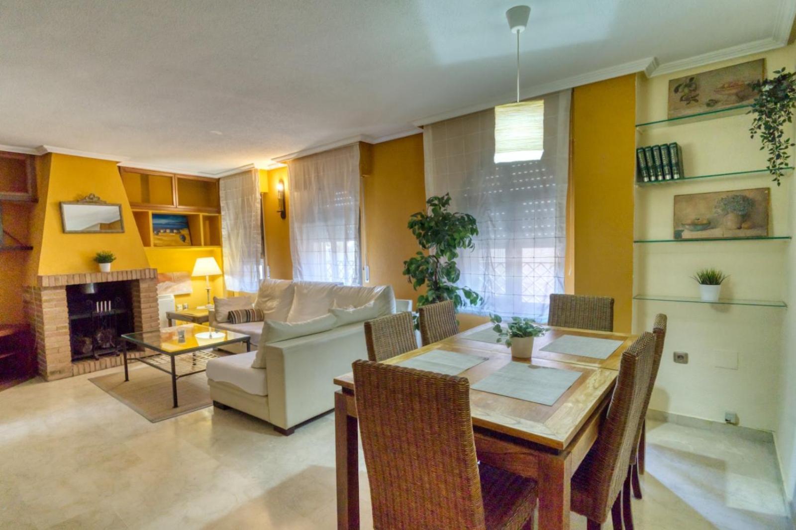 Duplex En Centro, San Ildefonso Apartment