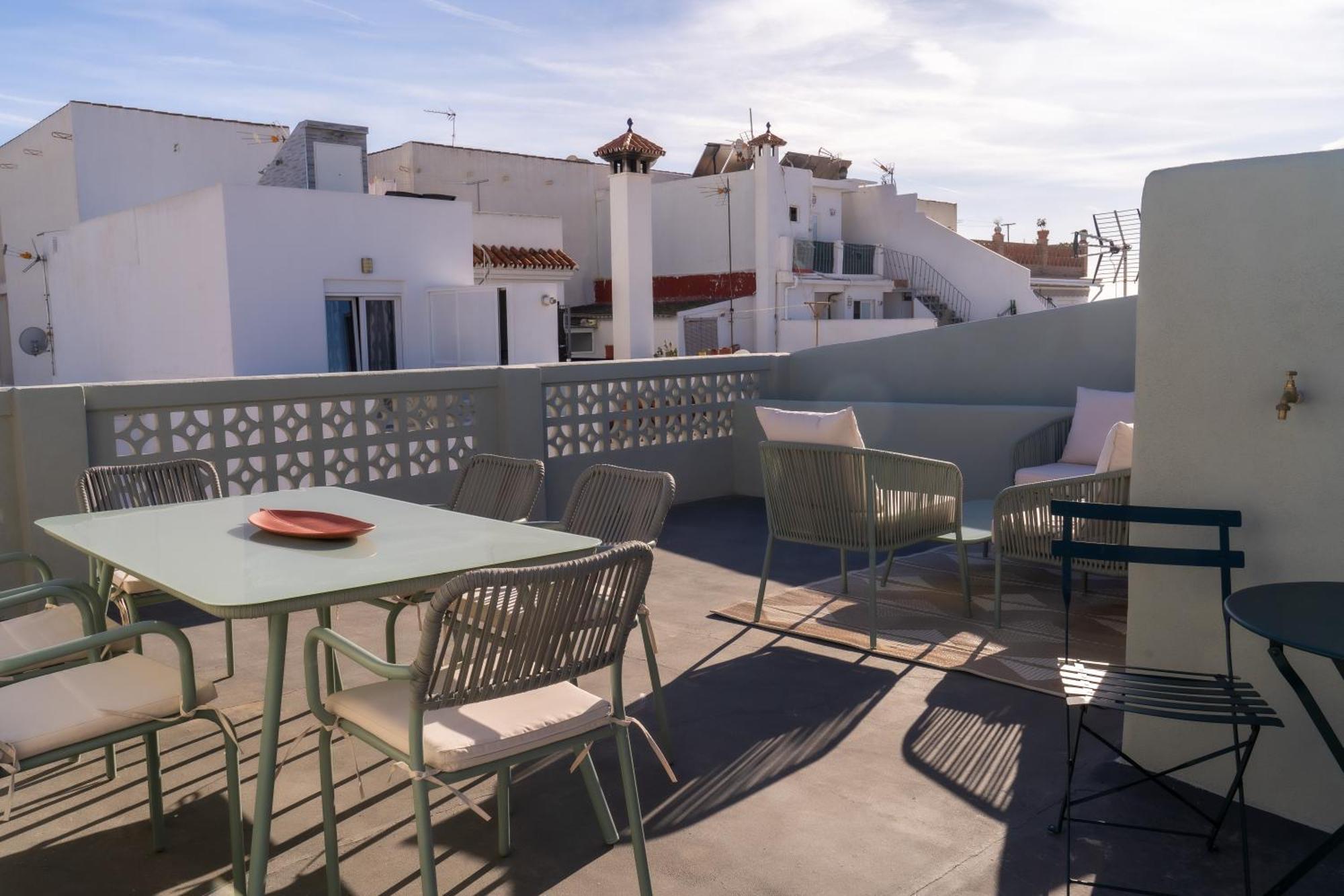 Apartment Romantic Rooftop With Stunning Sea And Mountain Views