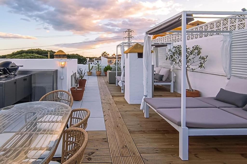 Apartment Rooftop Oasis At Ocean Point Calahonda - Just Few Steps Away From The Beach, Restaurants & Shops *