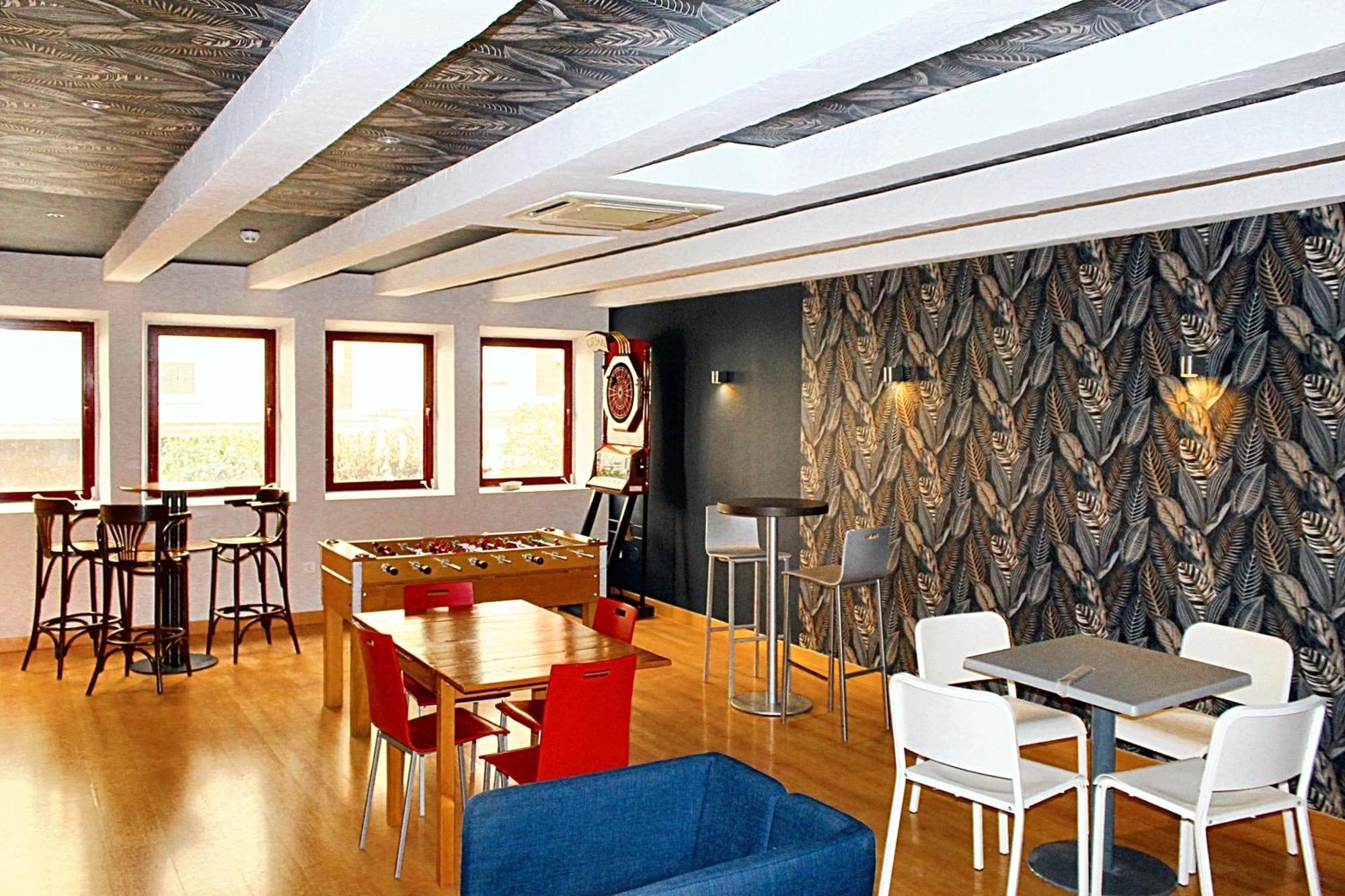 Mola! Hostal *