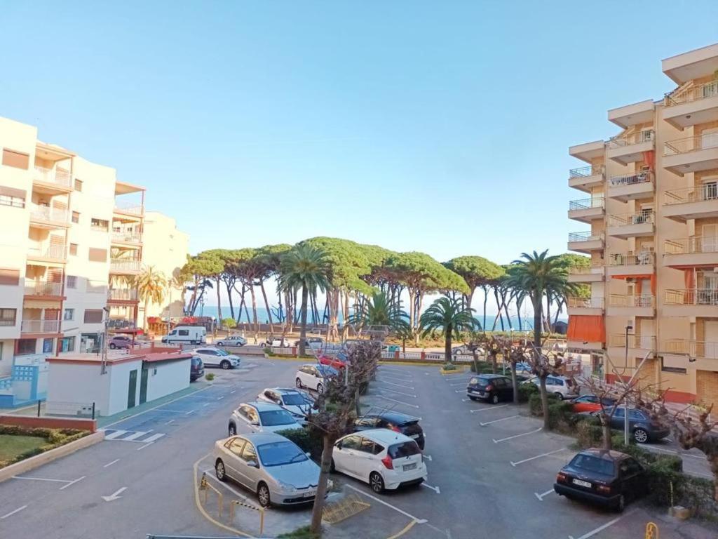 Completo Delante De La Playa