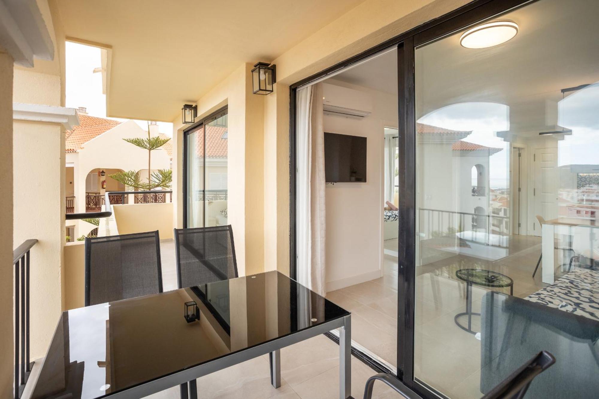 Apartment Castle Harbour Luxury Family Heated Pool By Lovetenerife Los Cristianos (Tenerife)