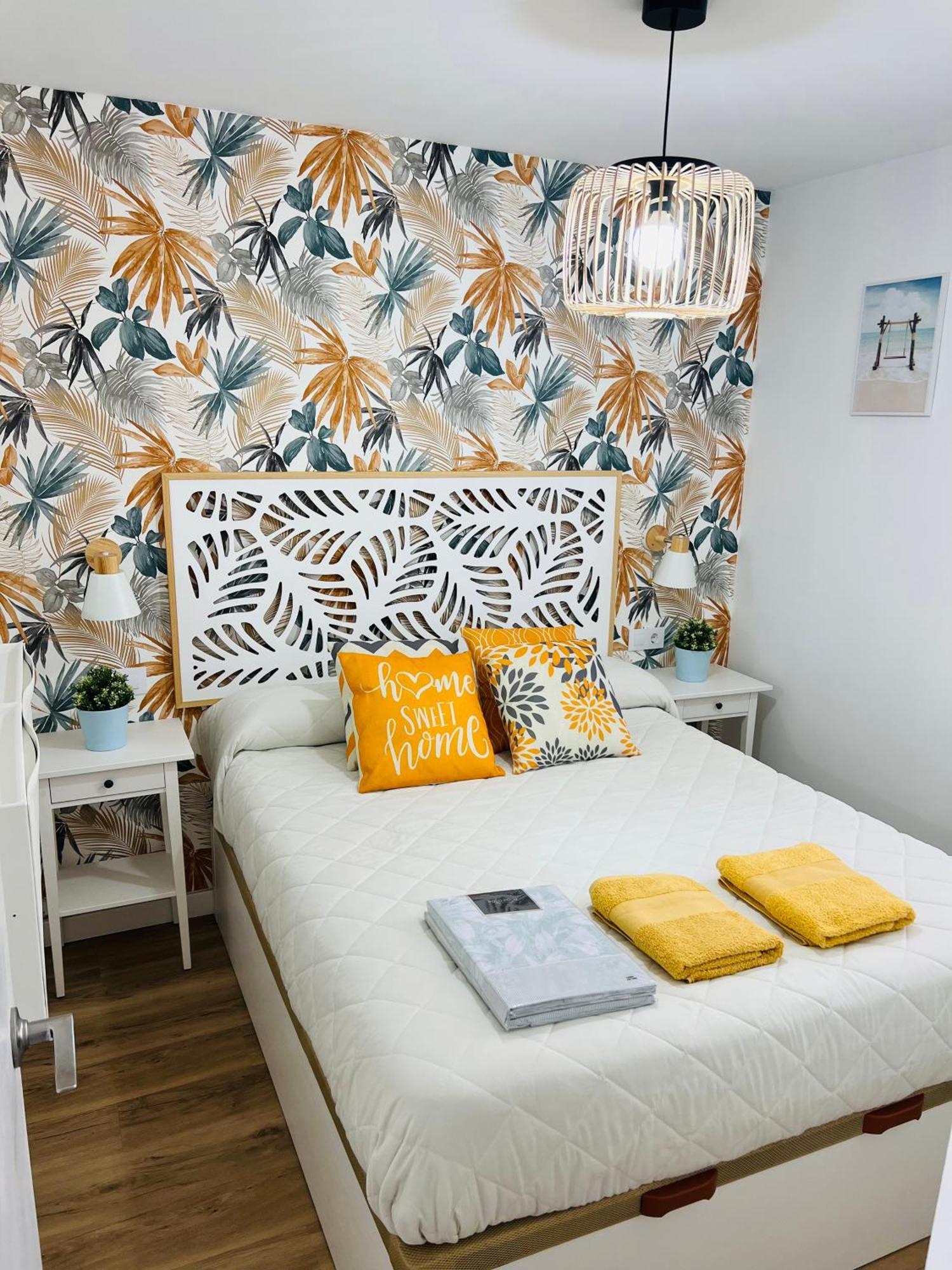 Apartamento Nuevo Centrico En Primera Linea De Playa Con Vistas Al Mar, Piscina, Aire Acondicionado Y Wifi *