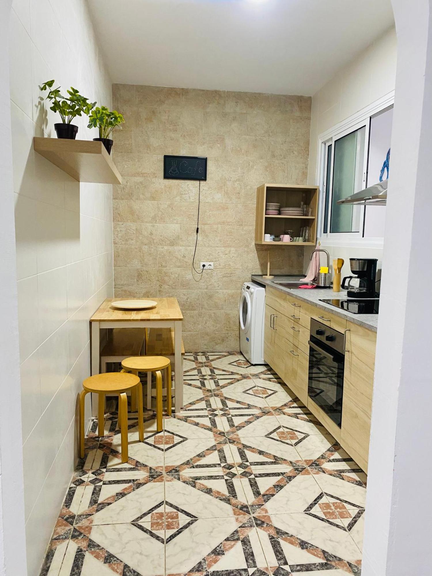 Isor Triana Apartment *