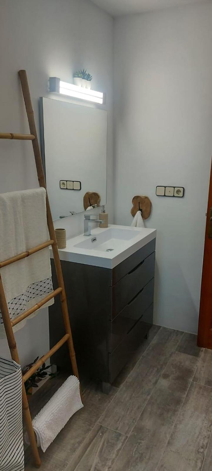 Apartment Acogedor Con Vistas 80 M2 *