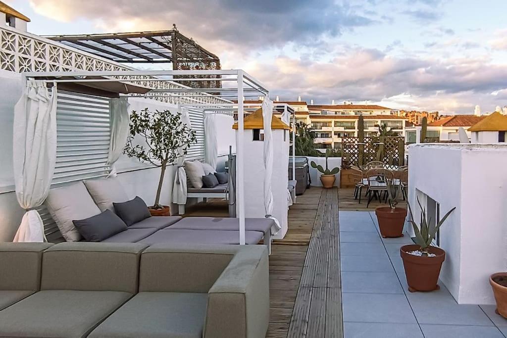 Rooftop Oasis At Ocean Point Calahonda - Just Few Steps Away From The Beach, Restaurants & Shops *