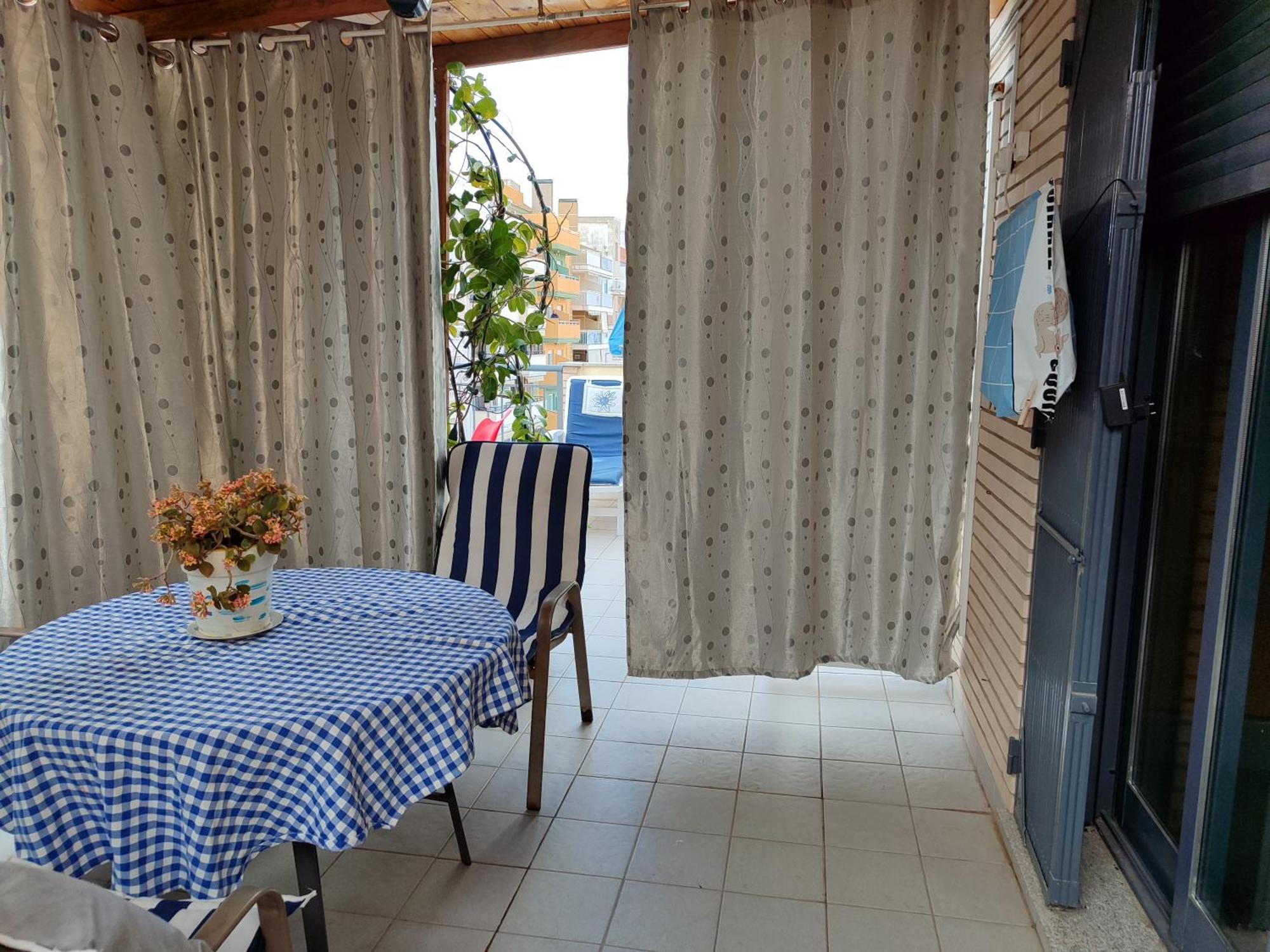 Familiar En Un Atico Con Gran Terraza Y,cocina ,en La Playa Homestay Burriana