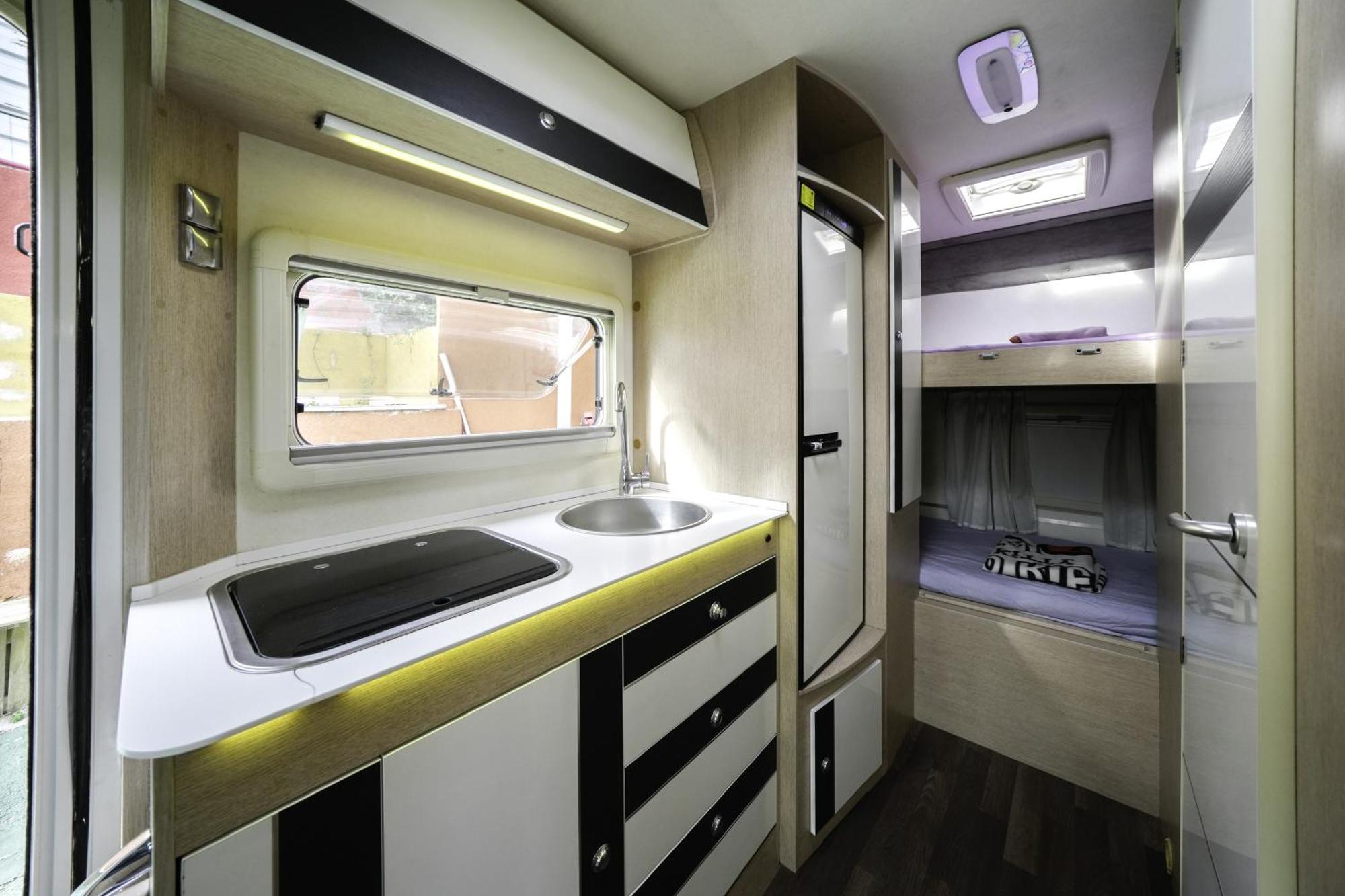 Autocaravana Cerca De Barcelona *