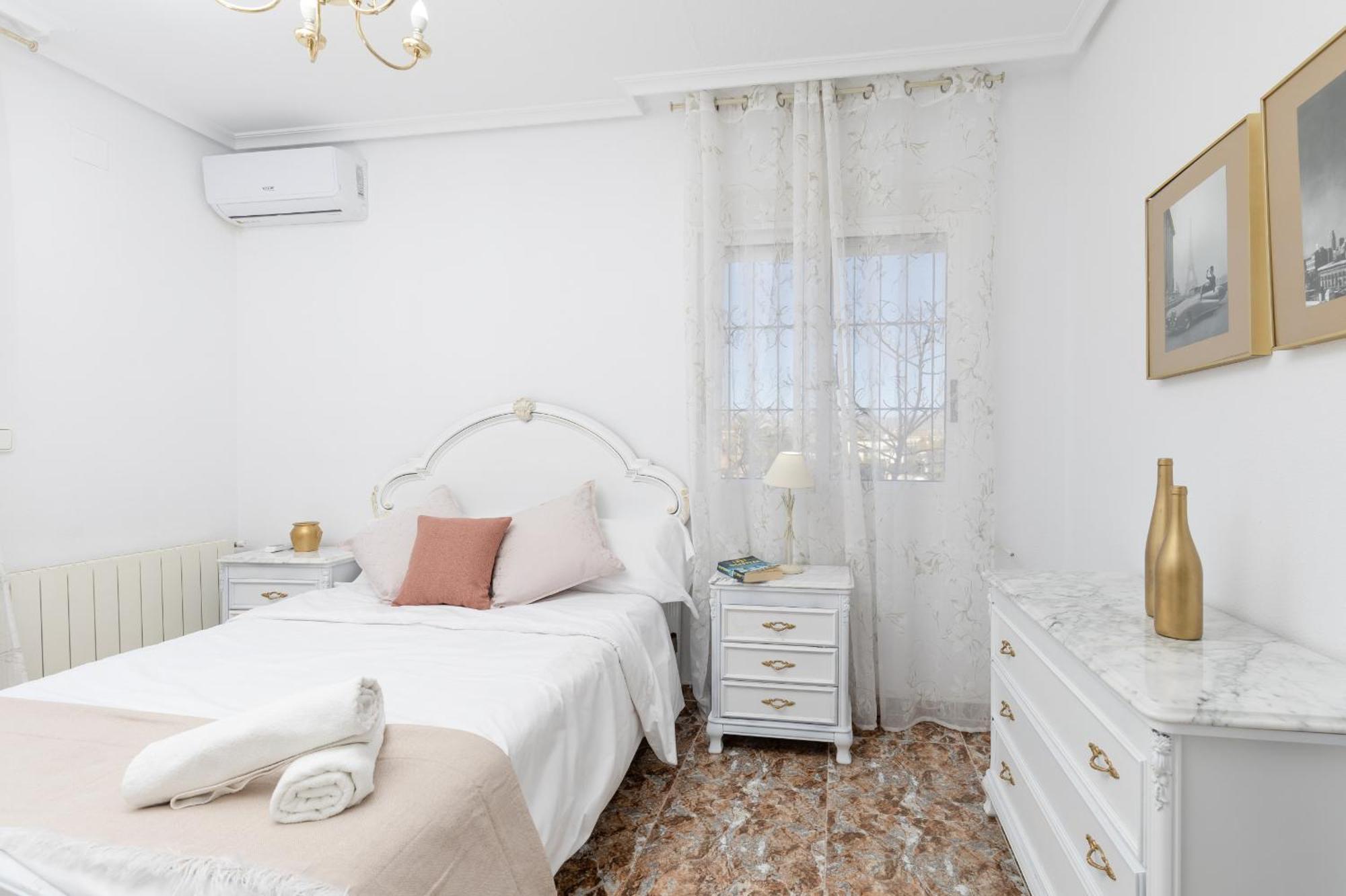 Fidalsa Grand White House Villa
