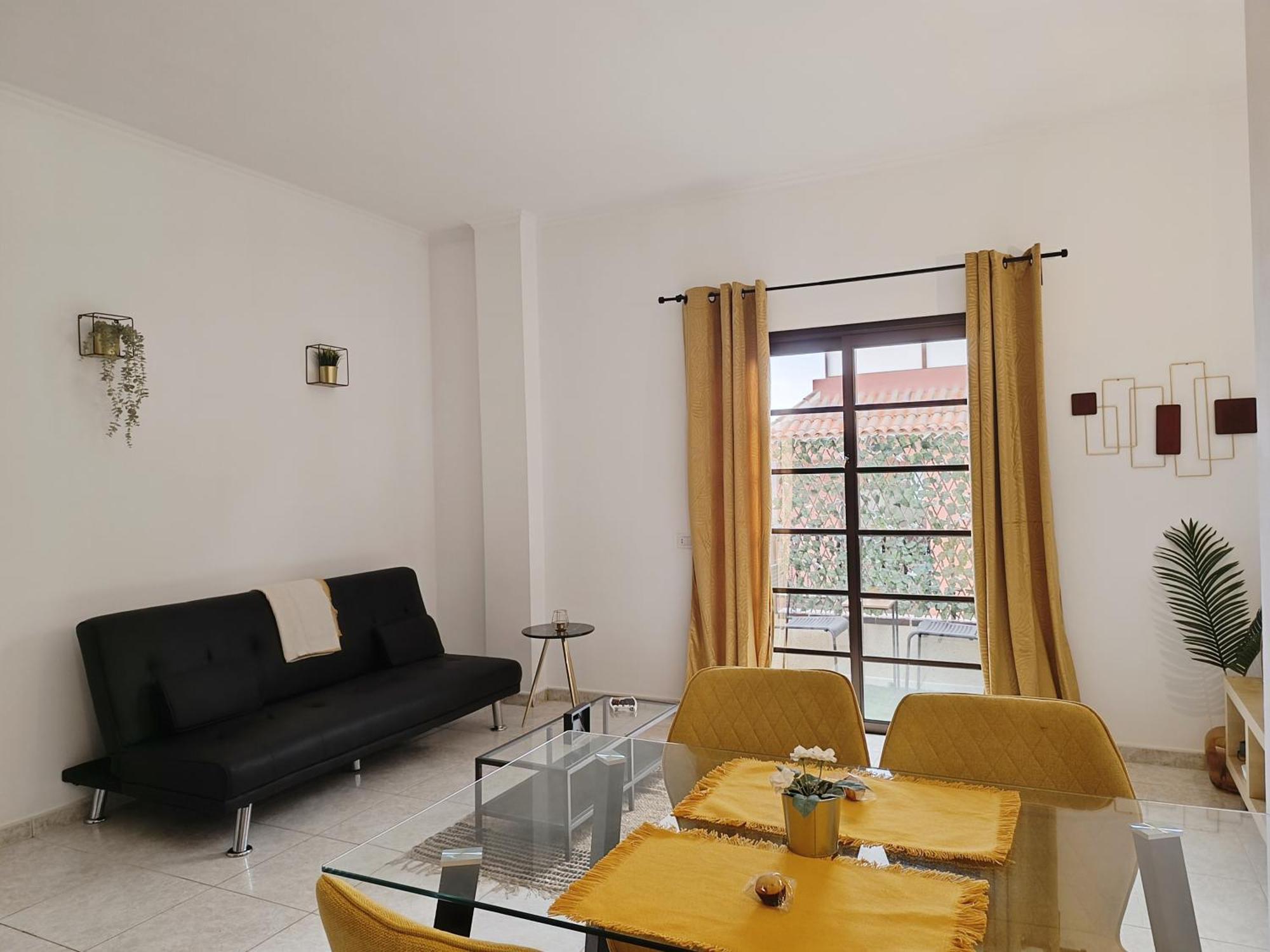 Diadas Apartment *