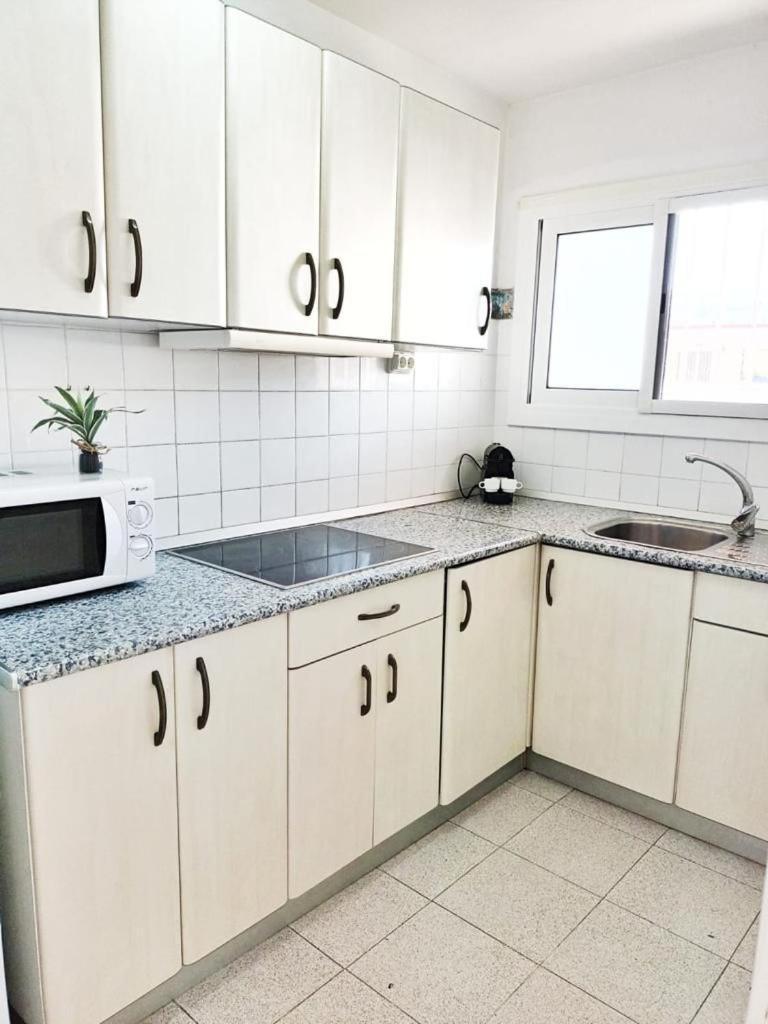 Apartamento Completo Delante De La Playa La Pineda