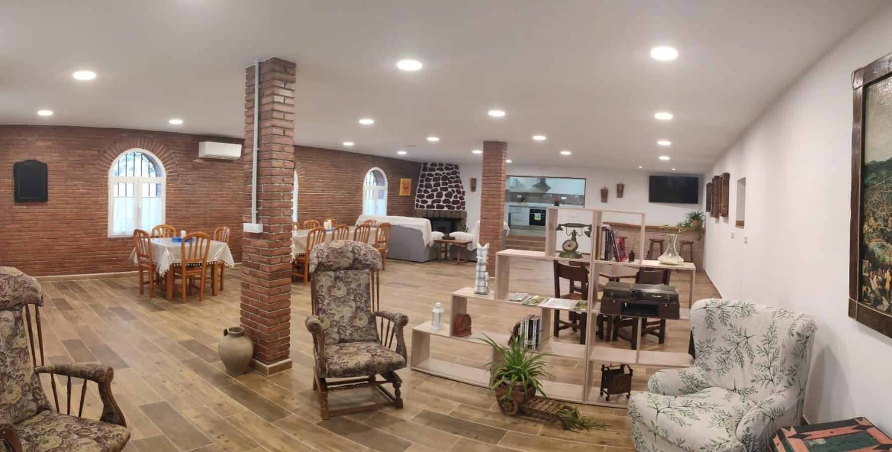 Turistico La Cantuergana San Martín de Montalbán