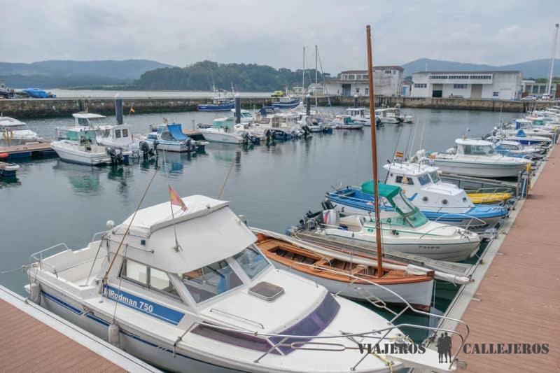 Enfoz Con Parking Y A La Orilla Del Mar