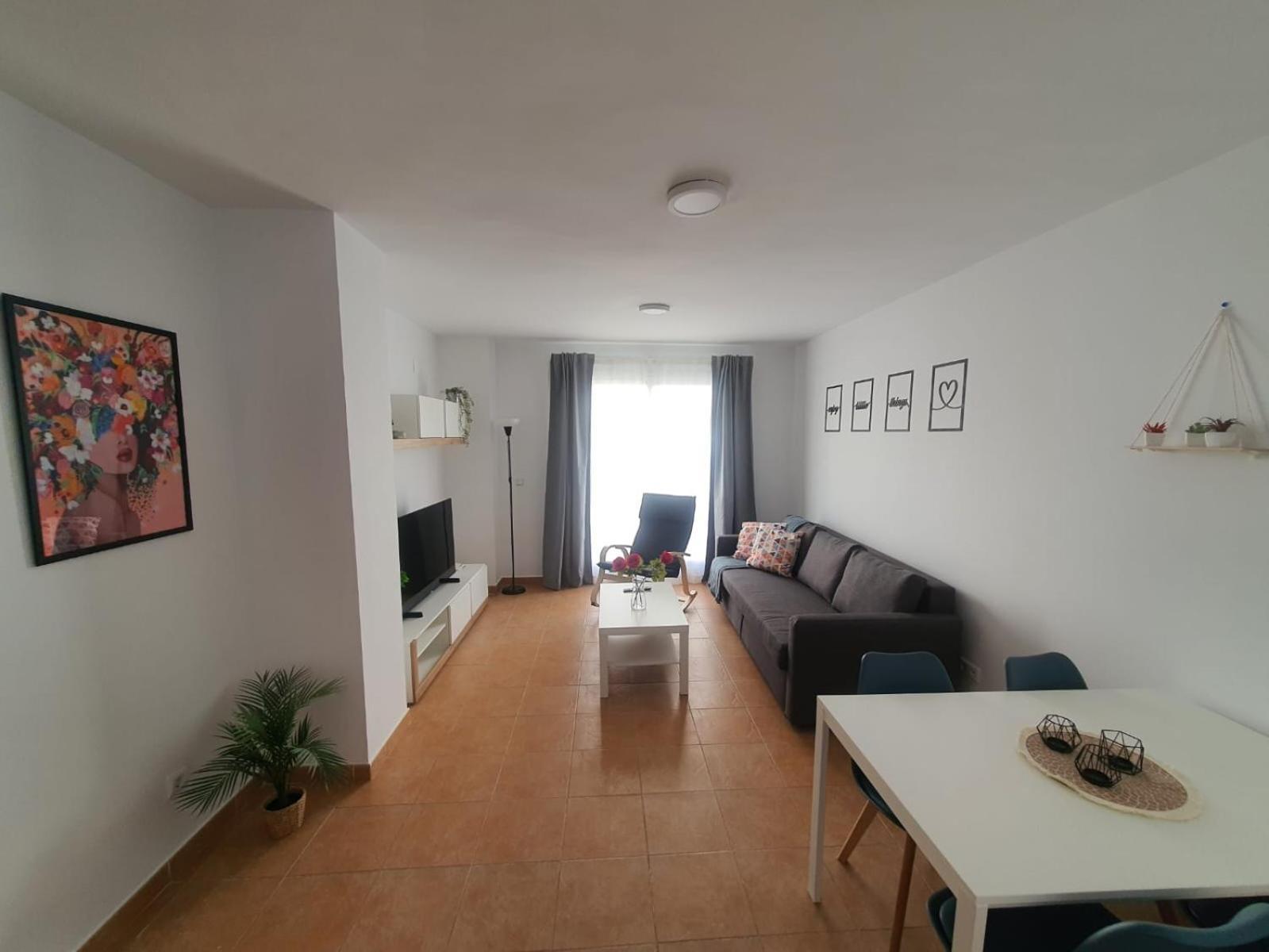 Moderno 3 Dormitorios, Garaje Y Piscina La Algaba