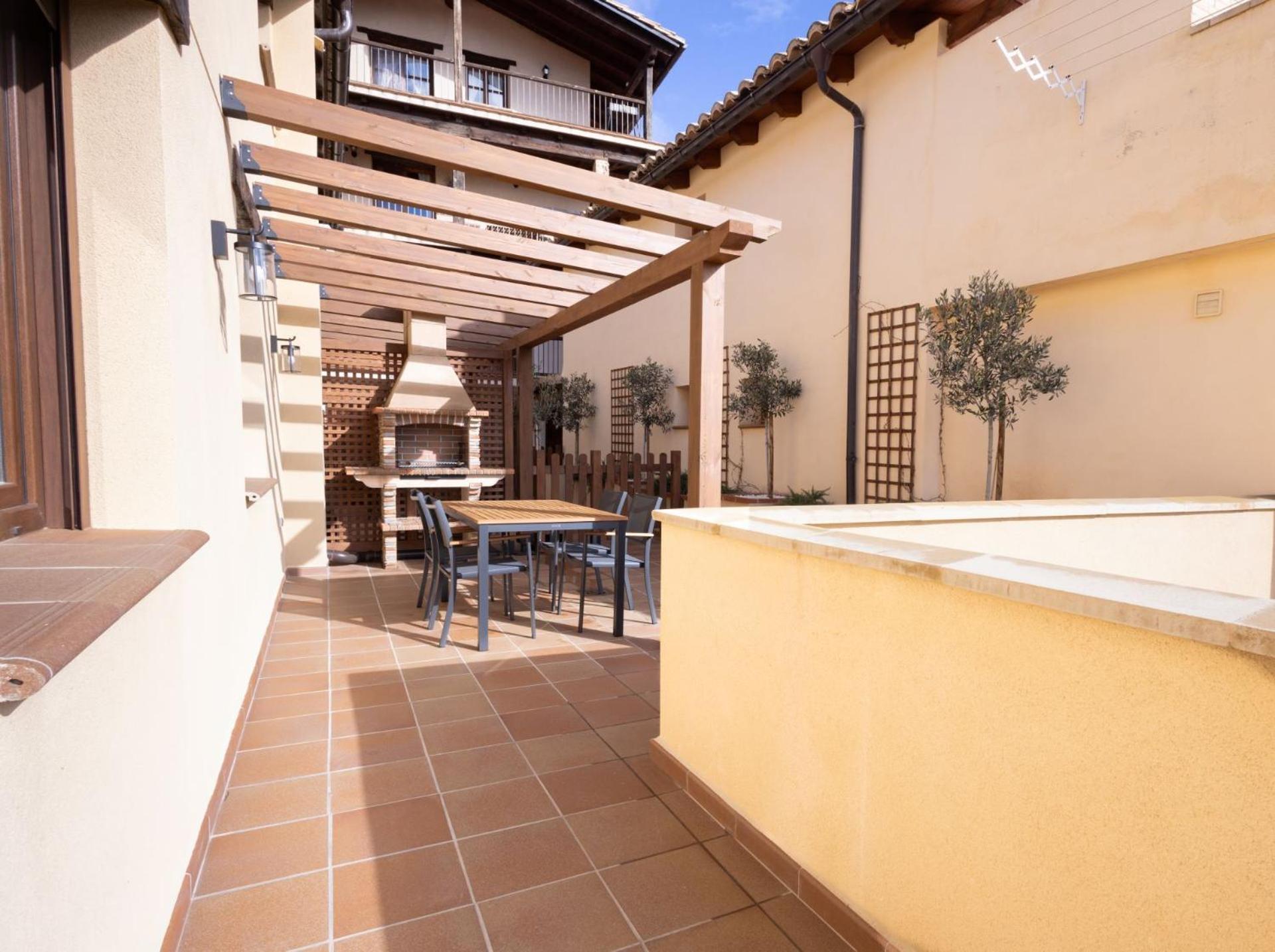 El Sueno Del Buho 3. Chimenea Y Terraza. Beceite