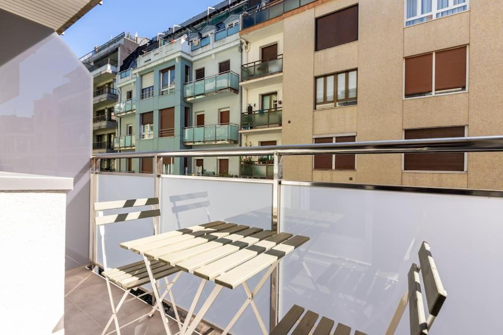 Terraza Playa Y Calle Peatonal Ess03377 Apartamento