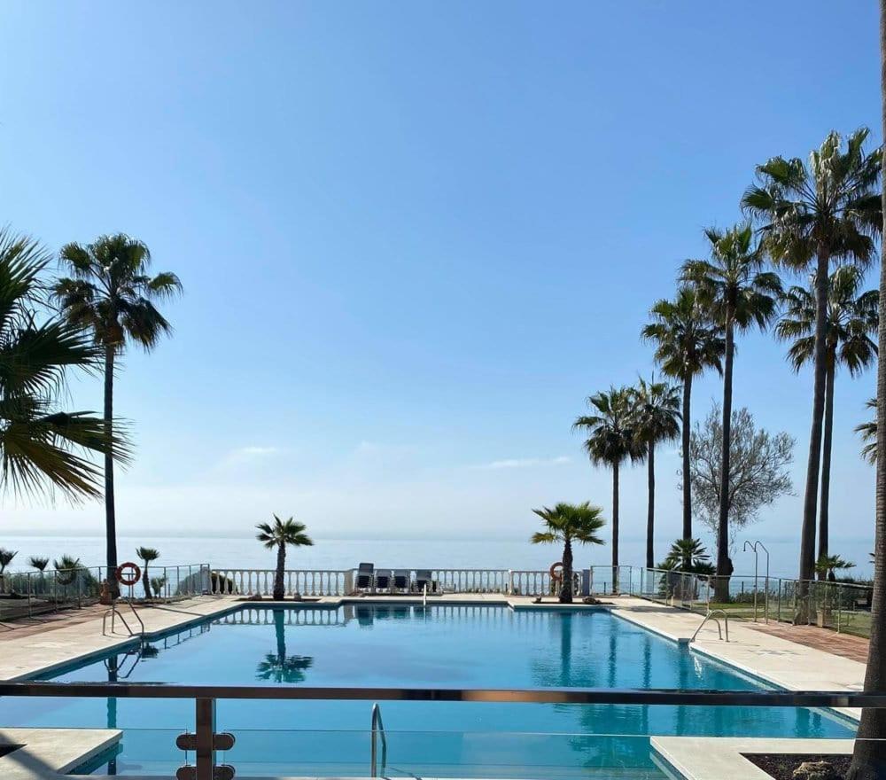 Frontline Apartment, La Perla De La Bahia, Bahia De - Estepona *