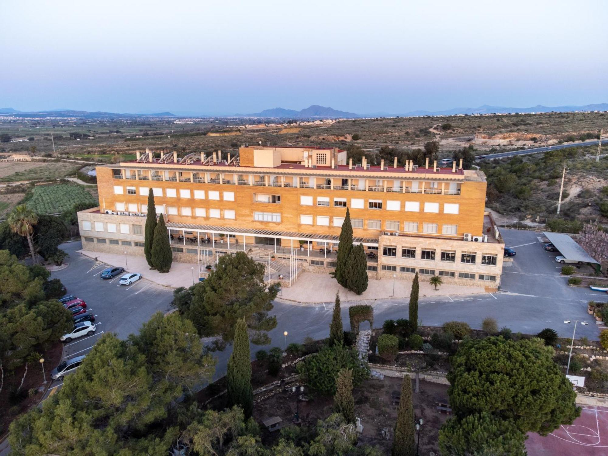 Hostel Costablanca Explore Sports & Events