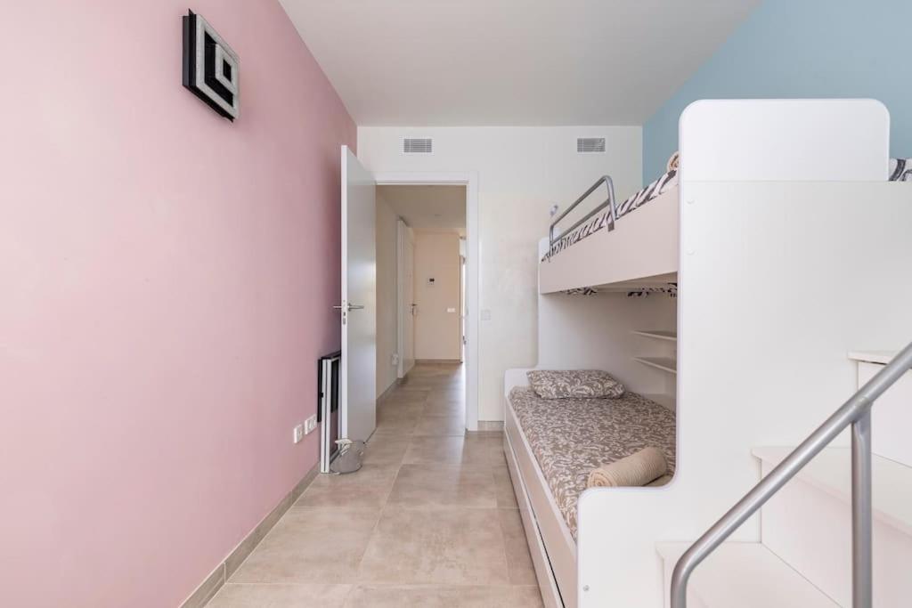 By The With Pool And Private Parking Cambrils
