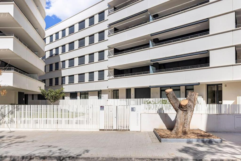 Apartment By The With Pool And Private Parking
