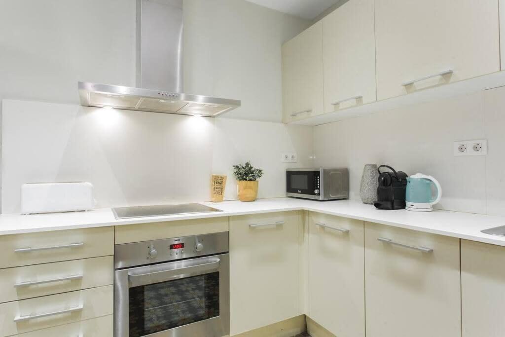4bedroom With Balcony In Ramblas 3-2 Apartment *