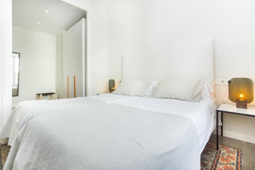 4bedroom With Balcony In Ramblas 3-2 Apartment