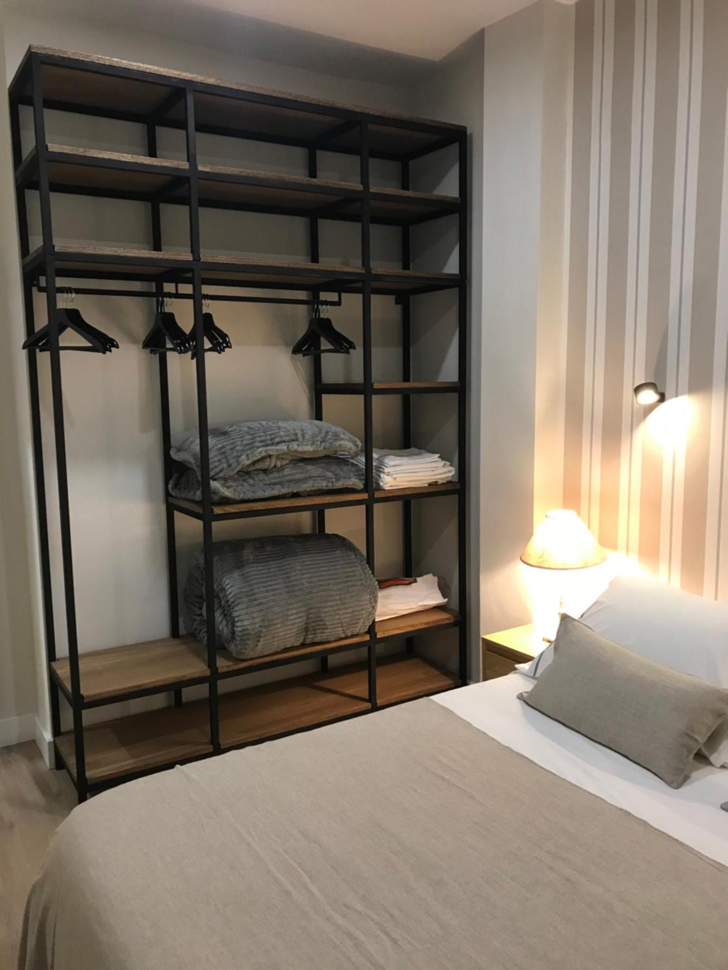 Lira Home, Centro * Sevilla