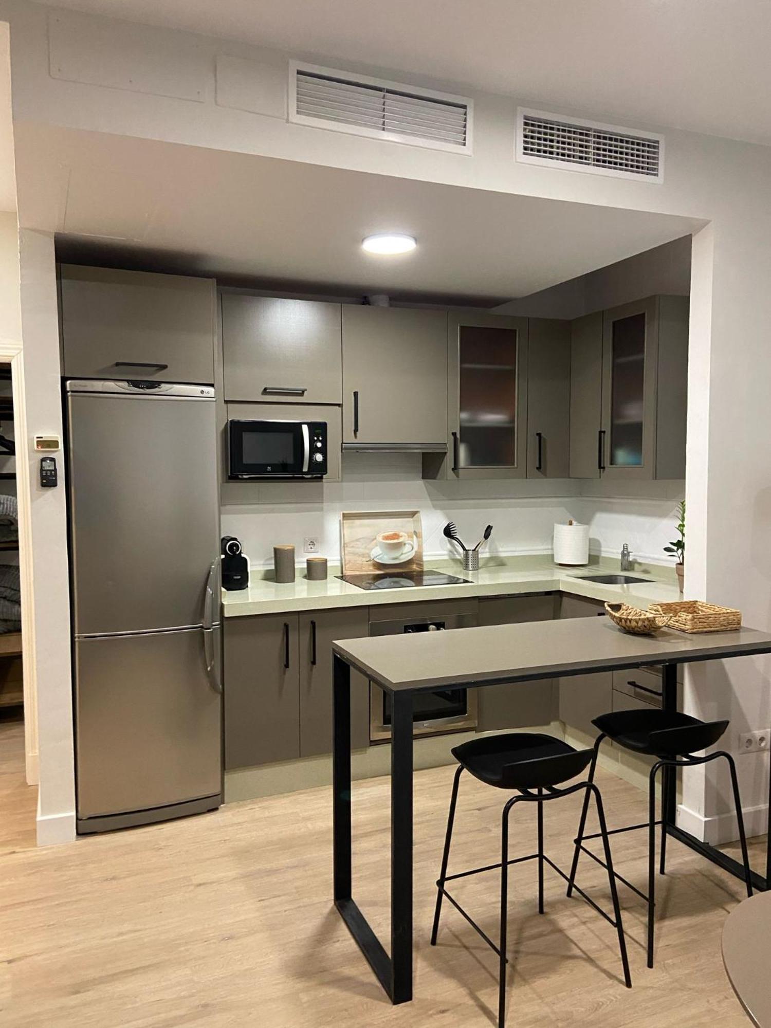 Lira Home, Centro Sevilla