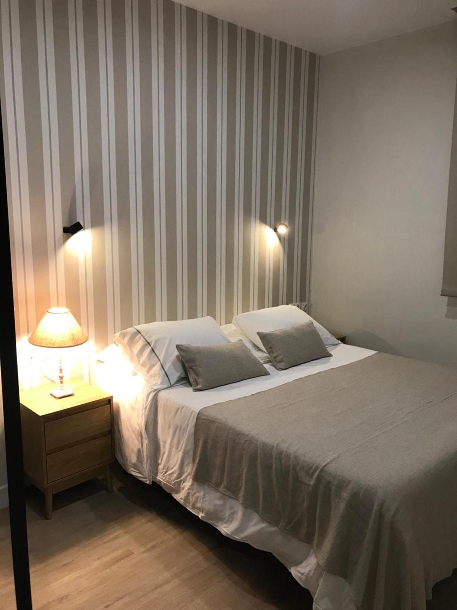 Lira Home, Centro * Sevilla
