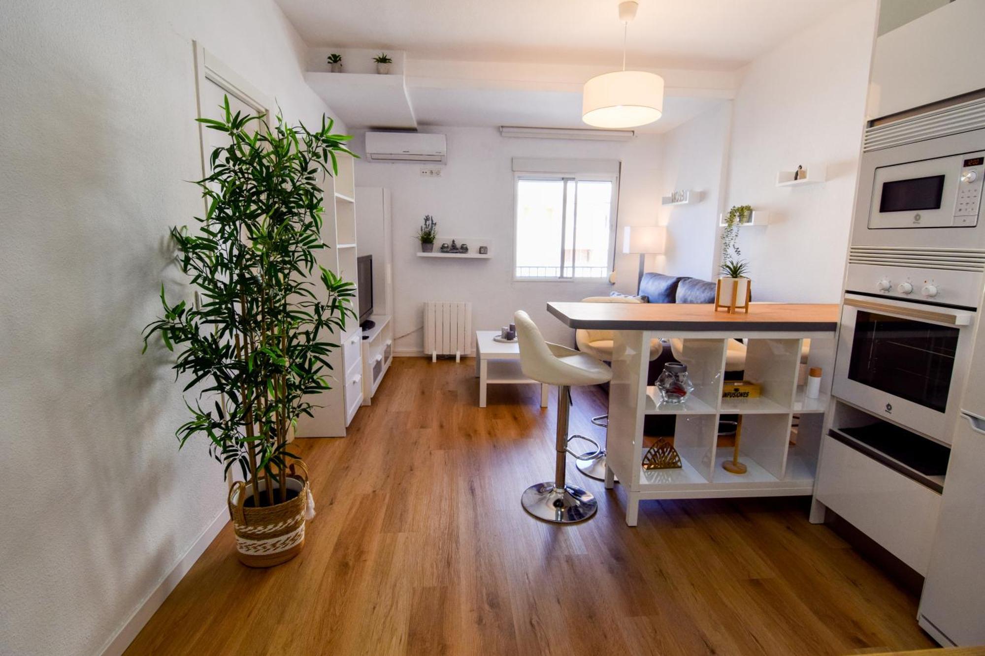 Torremolinos. Plaza De Andalucia Apartment *