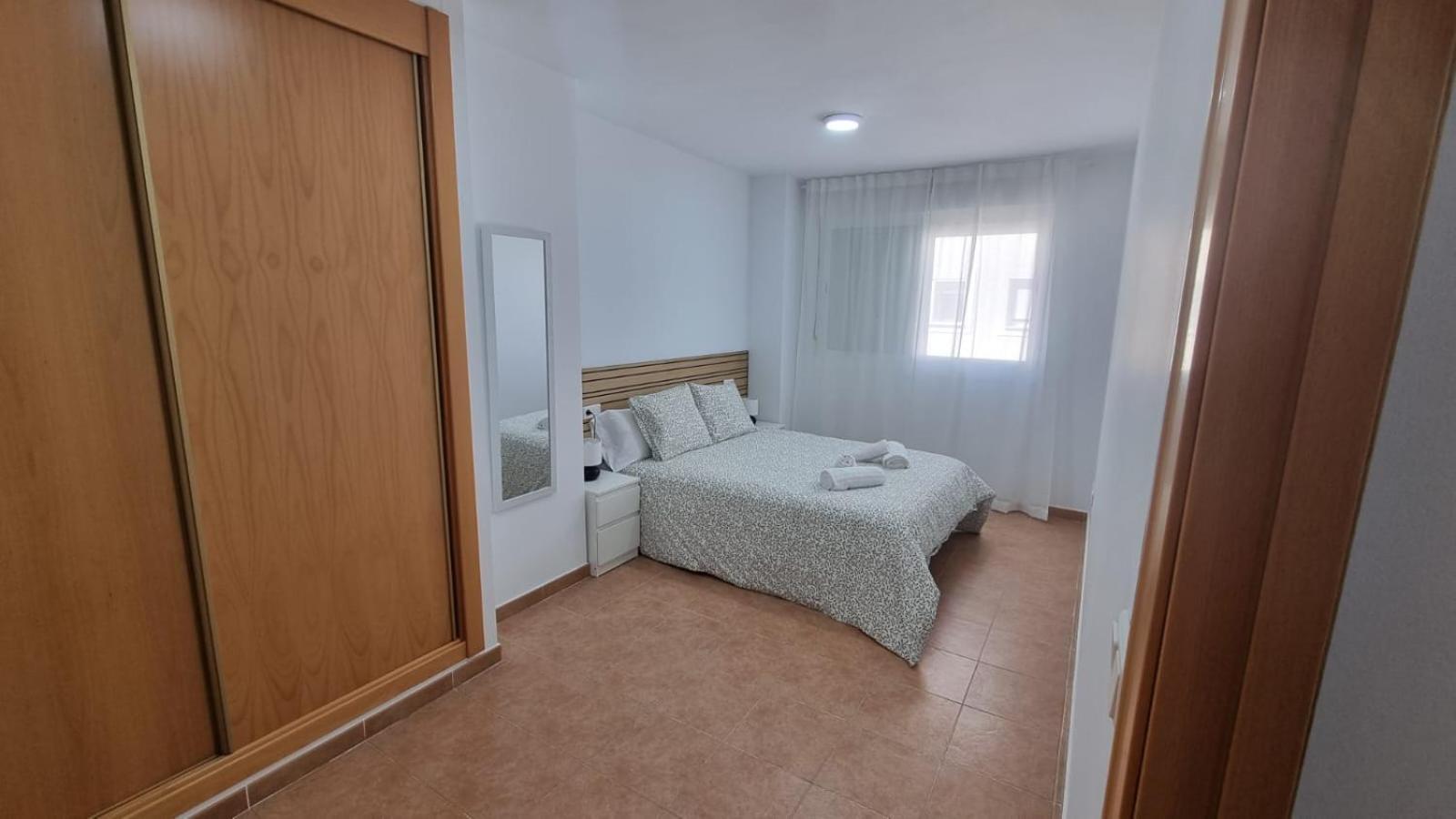 Moderno 3 Dormitorios, Garaje Y Piscina La Algaba