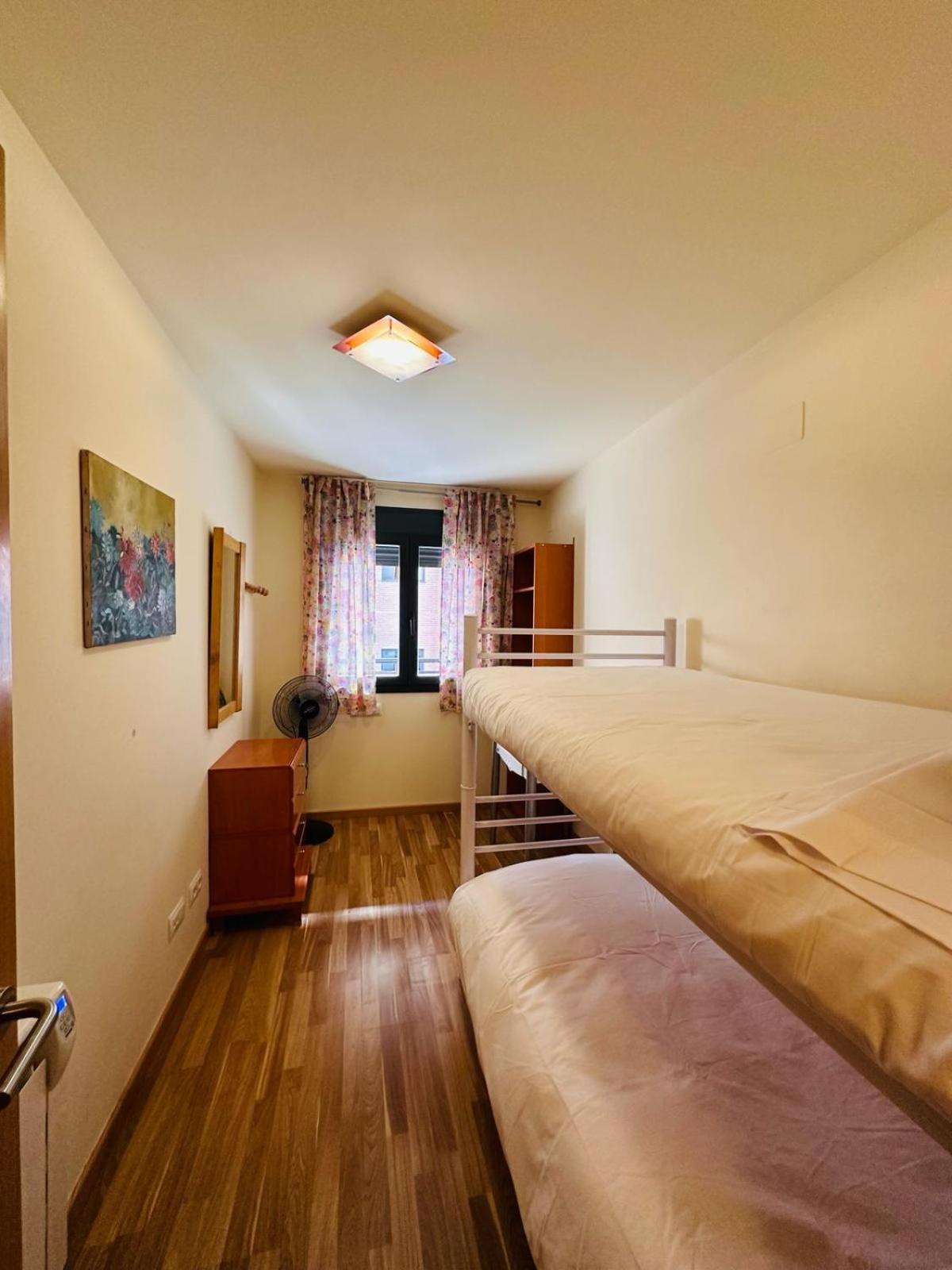 Bonito En Apartamento Aínsa