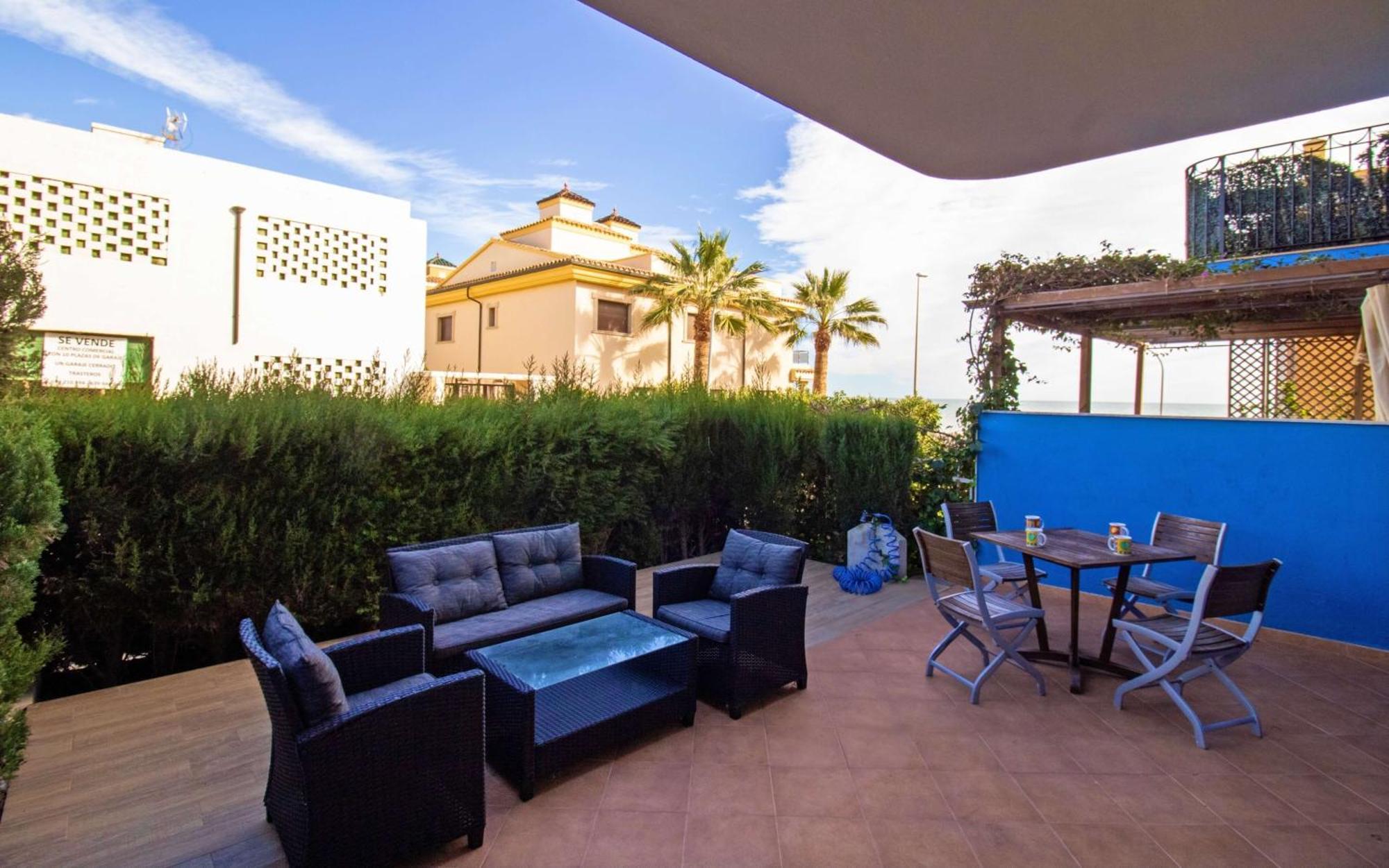 Apartamento Planta Baja Con Terraza Chill Out En Primera Linea Tres Playas