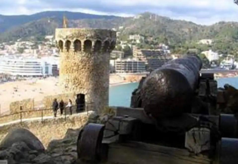 Cala Salions, Chalana I Gerona