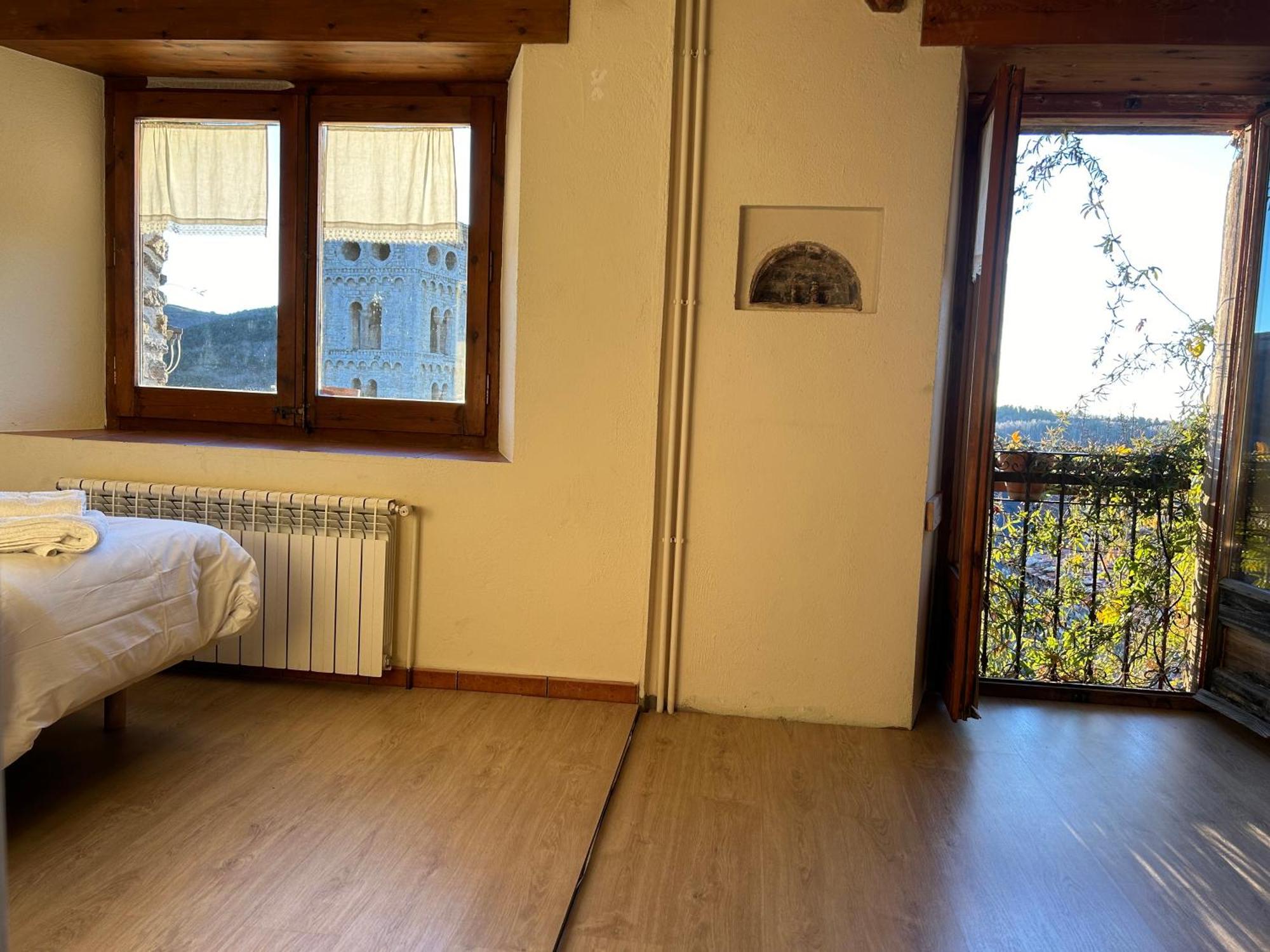 Casa Tapiolas Rectoría * Molló