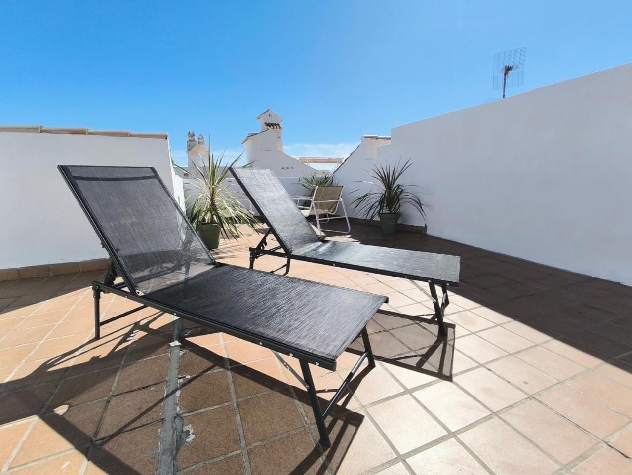 Apartamento Medina Marinas - Tu Hogar Con Solarium Privado!
