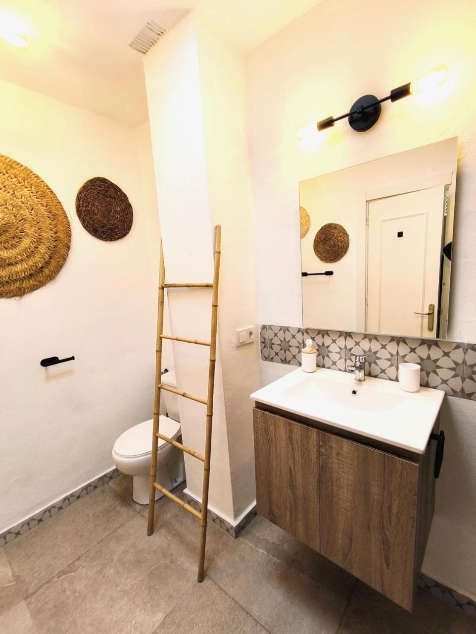 Apartamento Medina Marinas - Tu Hogar Con Solarium Privado! *
