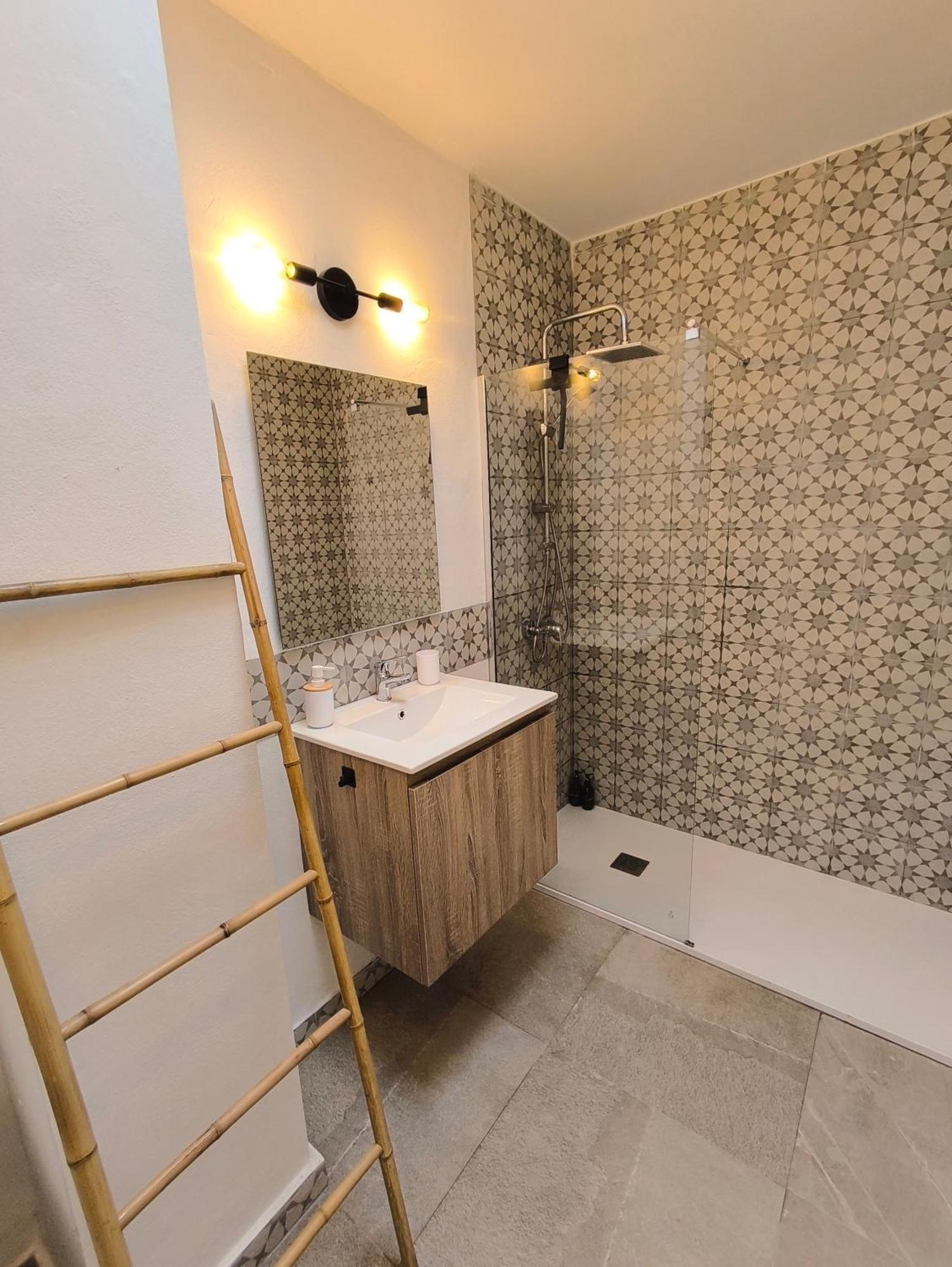 Apartamento Medina Marinas - Tu Hogar Con Solarium Privado!