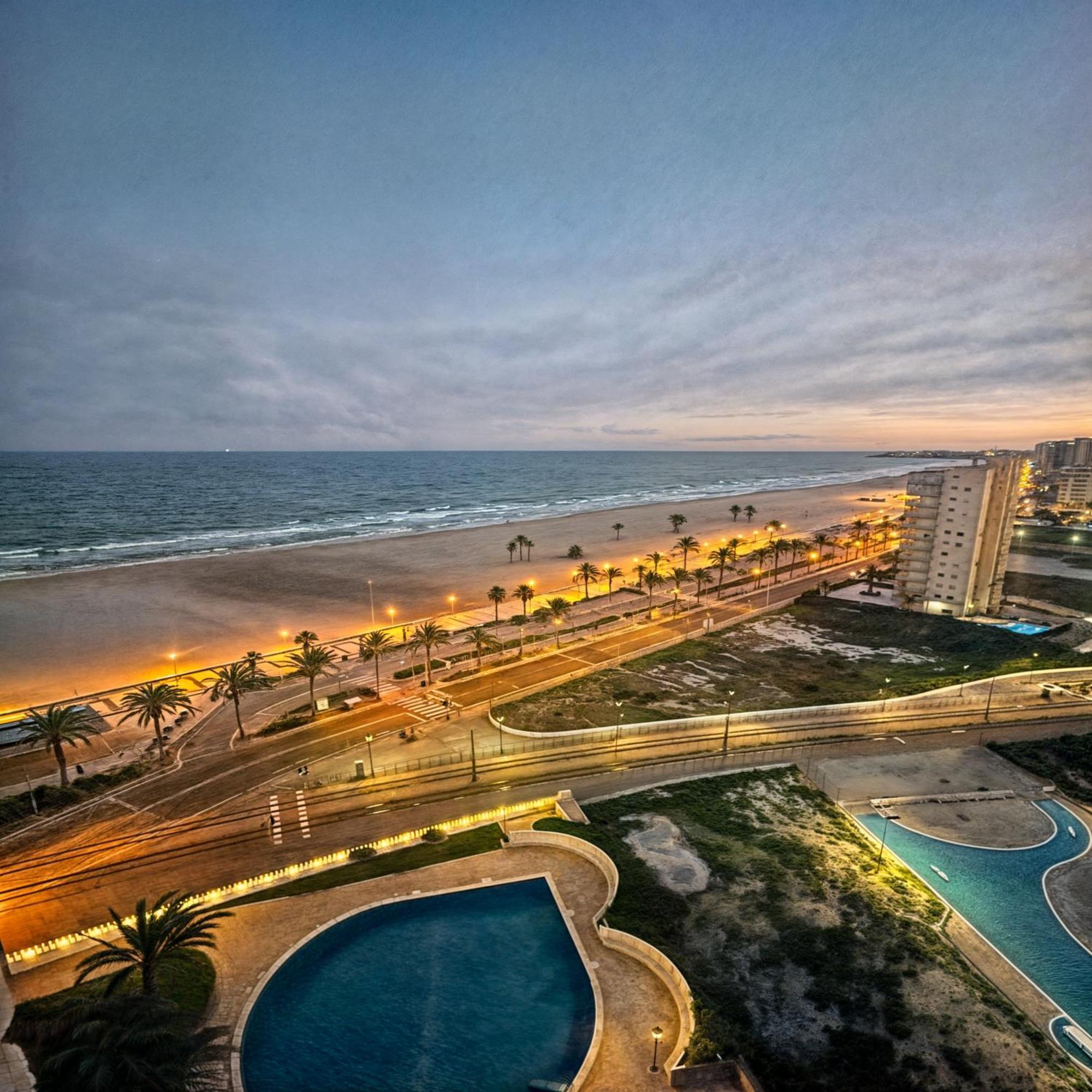 Beachfront Nautical Apartment *