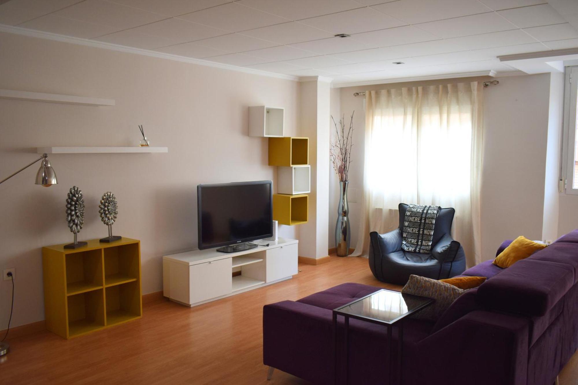 Apartment Piso Cercano Plaza San Cayetano En *