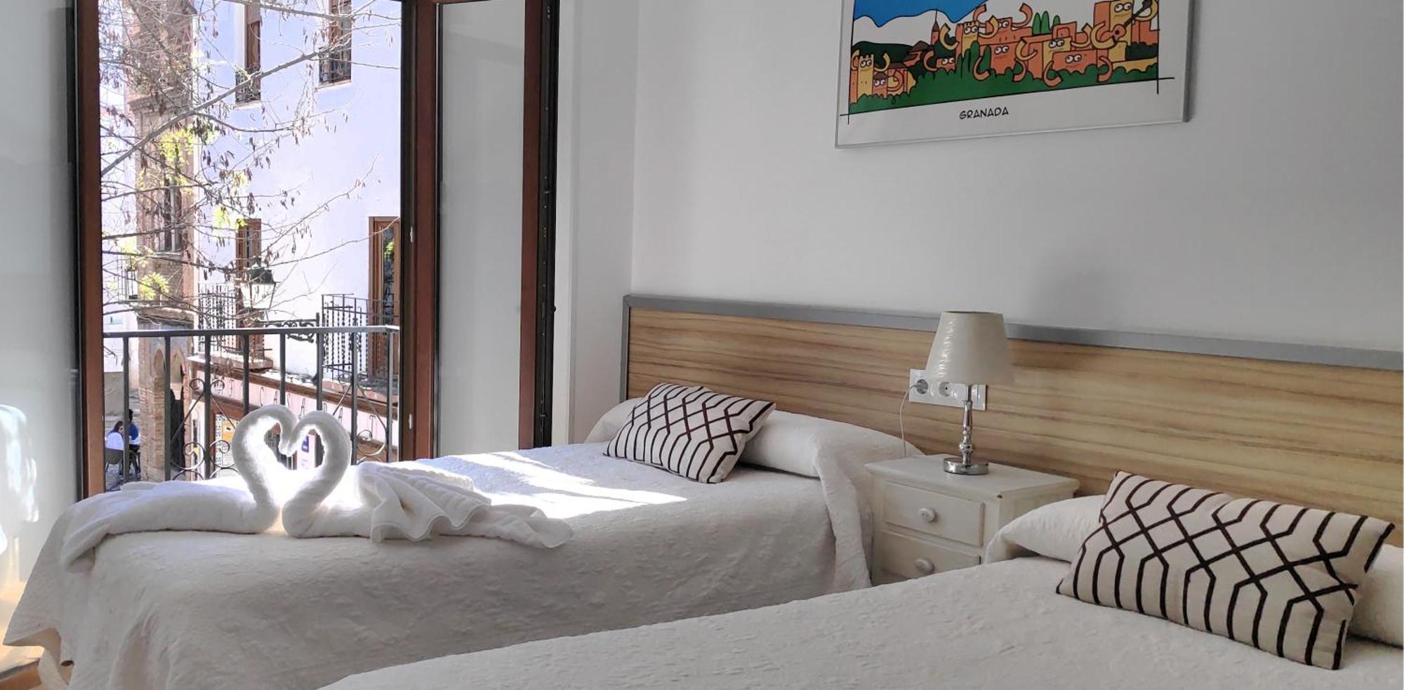 Madinat Garnata, Parking & Rooftop Terrace Holiday home *