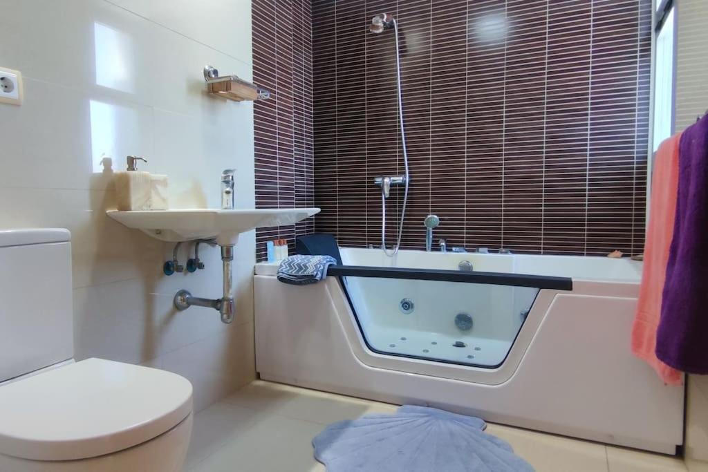 Apartamento Deluxe: Hidromasaje, Terraza Y Vistas. *
