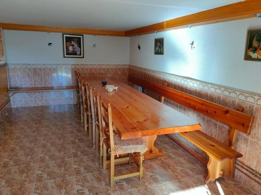 Agradable En Un Entorno Maravilloso Сasa de vacaciones Huerta Del Rey
