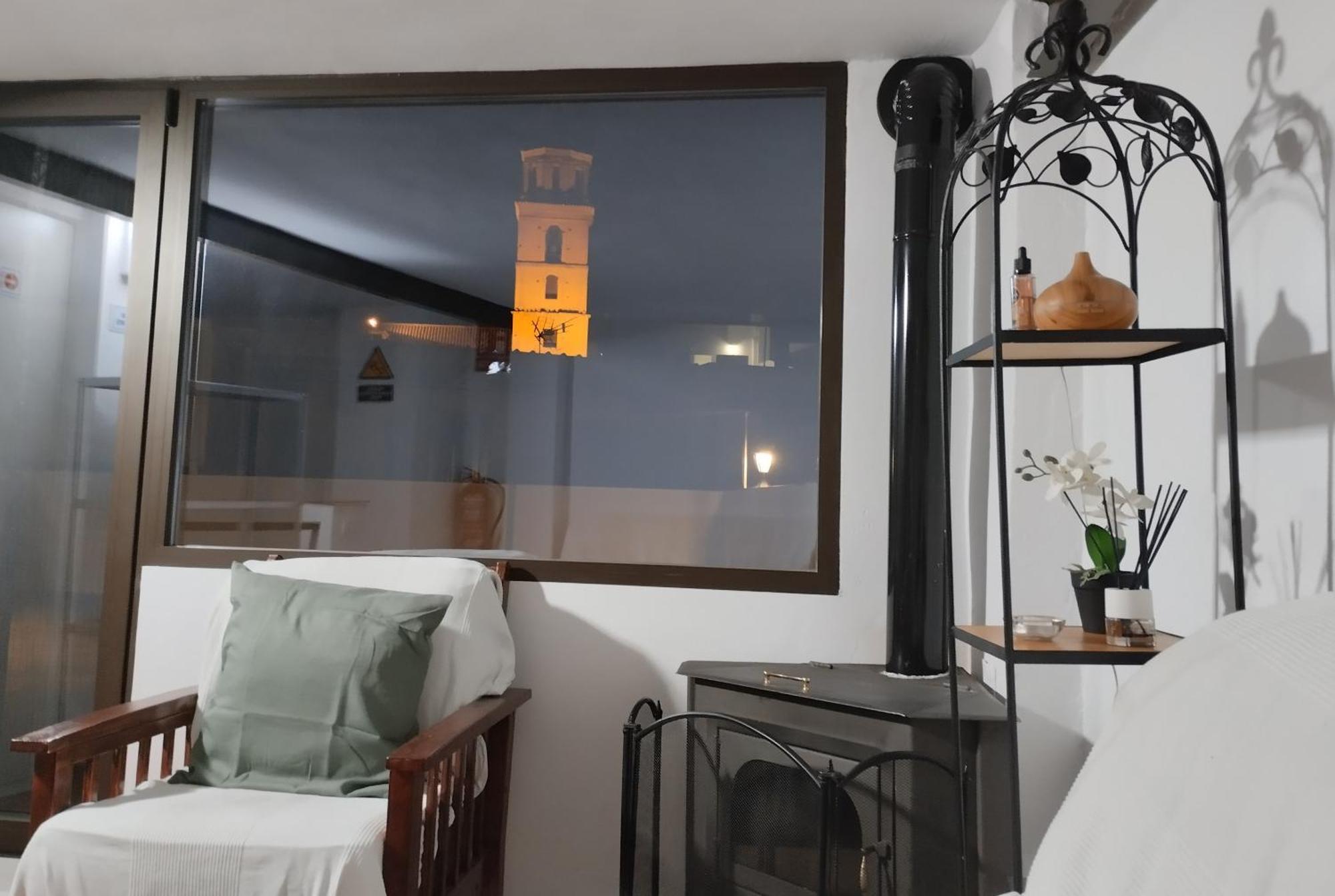 La Casa De La Buhardilla Holiday home *