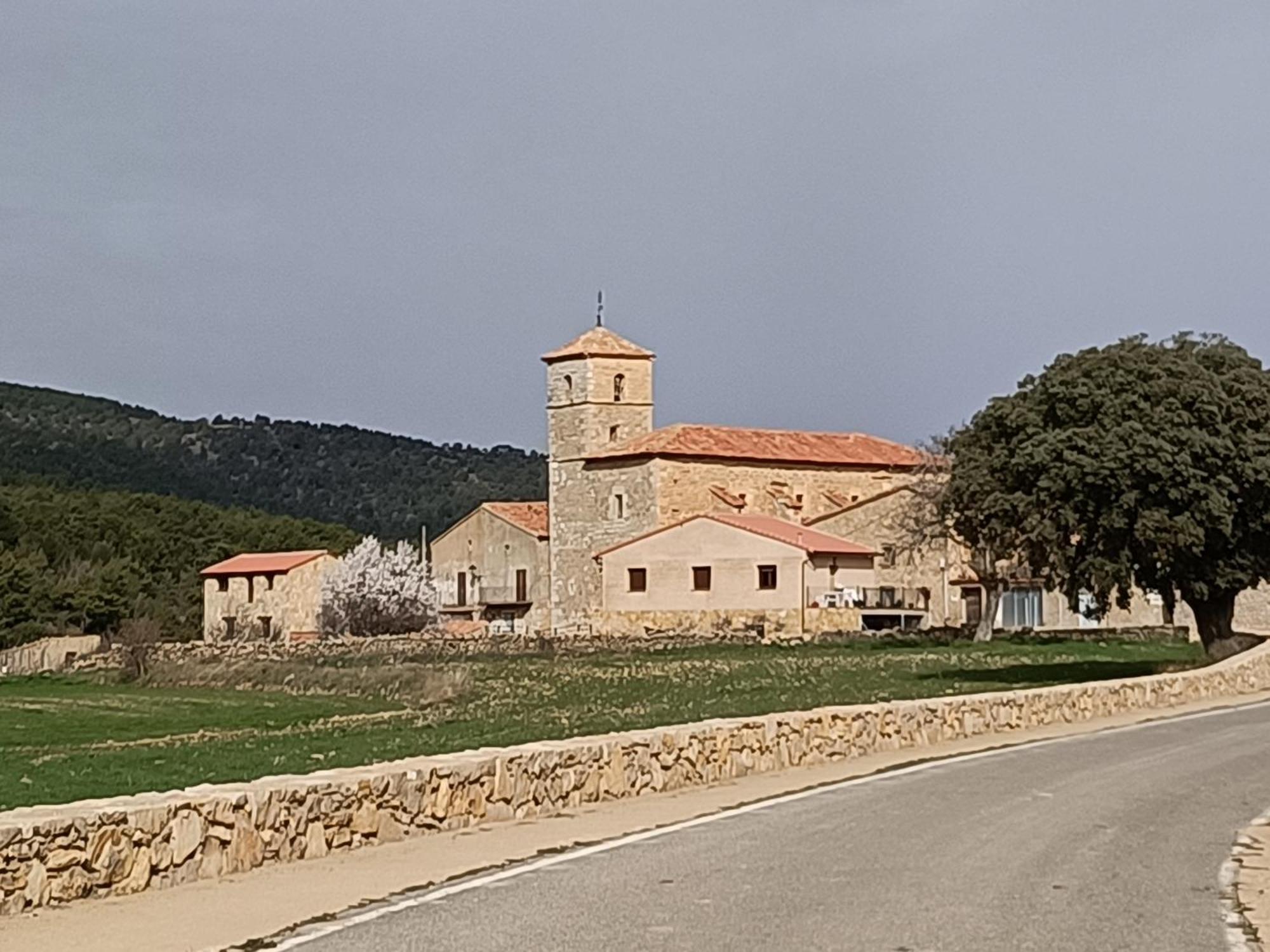 Apartahotel Rurales Fuente Del Peral Alobras