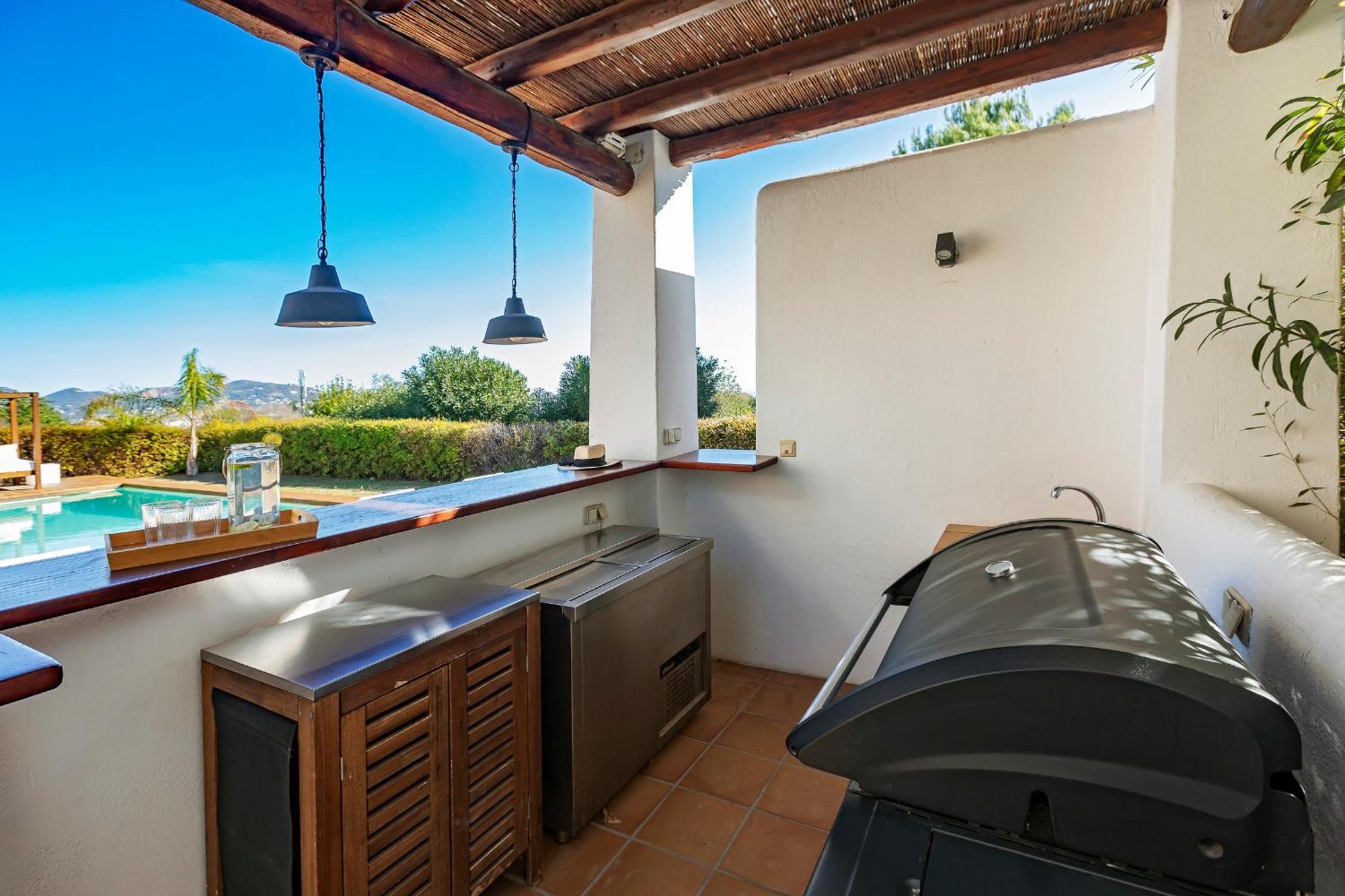 Villa In Sleeps 10 To 12 Guests