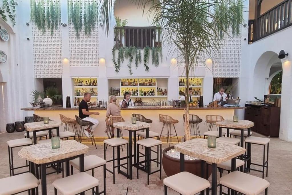 Rooftop Oasis At Ocean Point Calahonda - Just Few Steps Away From The Beach, Restaurants & Shops Sitio de Calahonda