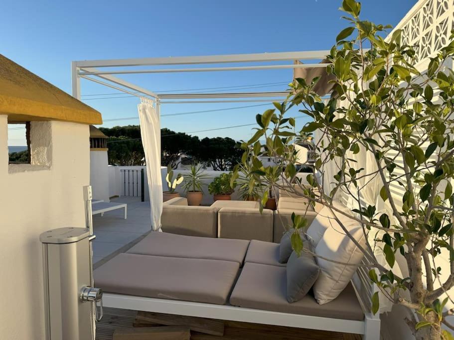 Apartment Rooftop Oasis At Ocean Point Calahonda - Just Few Steps Away From The Beach, Restaurants & Shops *