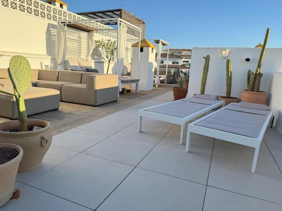 Apartment Rooftop Oasis At Ocean Point Calahonda - Just Few Steps Away From The Beach, Restaurants & Shops Sitio de Calahonda